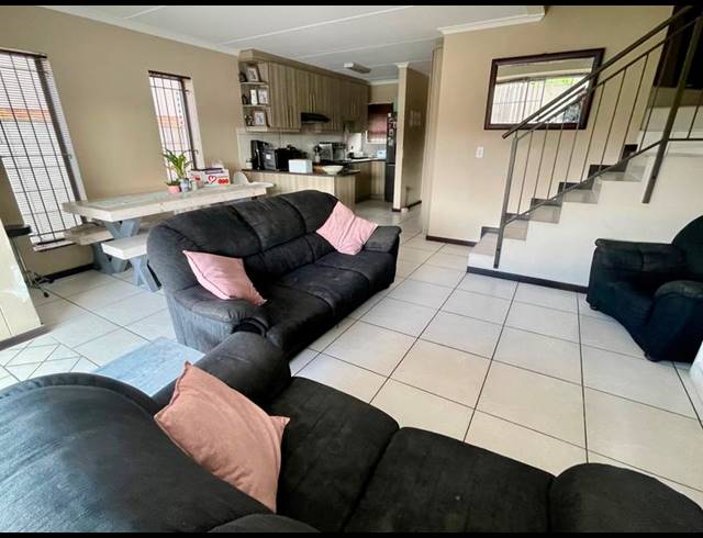 3 BEDROOM PROPERTY TO RENT IN PROTEA HEIGHTS